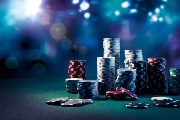 Live Sic Bo dealer and dice cage on lagutogel mobile